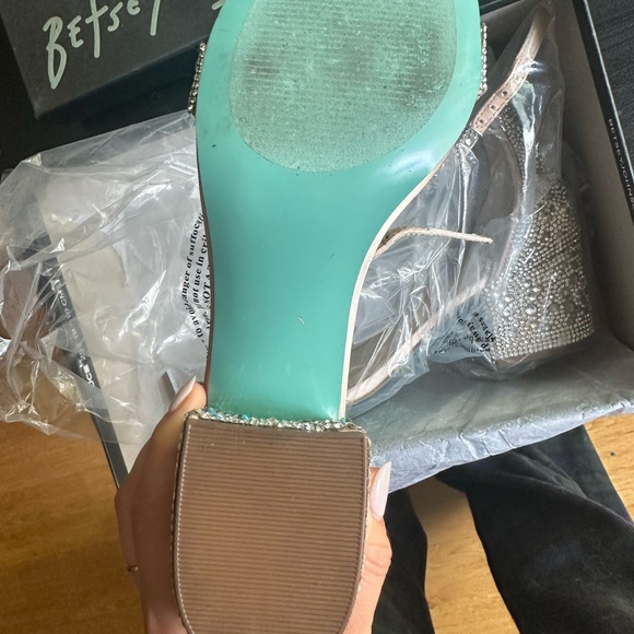 Champagne sparkly heels - Picture 8 of 9